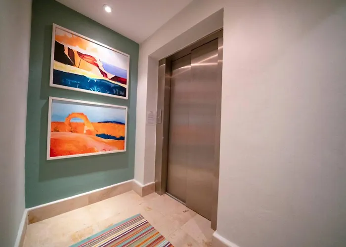Via 38 - 2Br With Private Elevator, Pool & Gym Casa de férias
