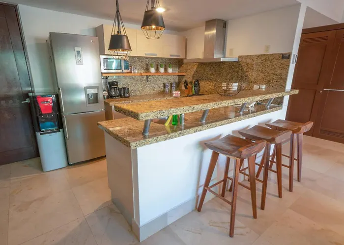 Via 38 - 2Br With Private Elevator, Pool & Gym * Playa del Carmen