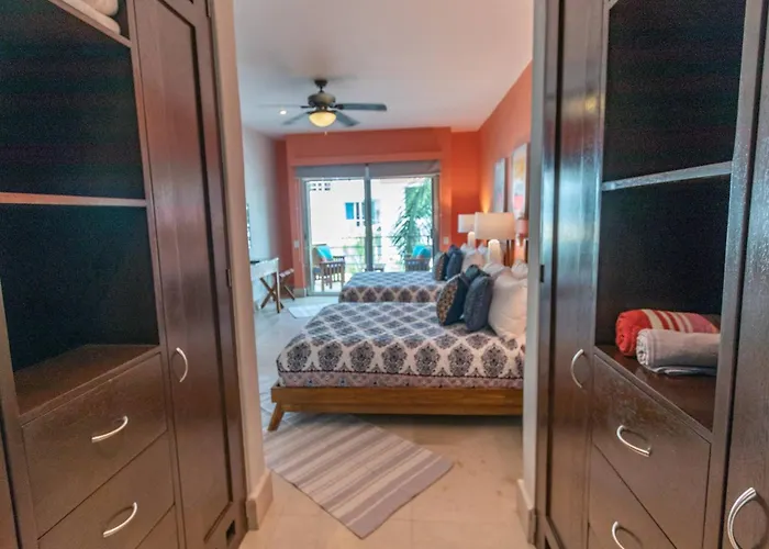 Casa de férias Via 38 - 2Br With Private Elevator, Pool & Gym Playa del Carmen